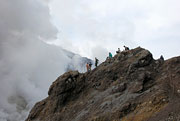 Камчатка. Пешее путешествие к Мутновскому вулкану. 4-ый кратер Мутновского вулкана (активная воронка)
