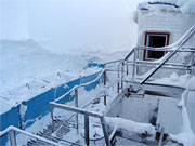 Камчатка. Верхне-Мутновская ГеоЭС. После снегопада станция похожа на крейсер Варяг