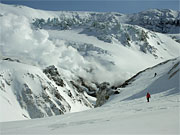Хели-ски путешествие по Камчатке. В кратере Мутновского вулкана